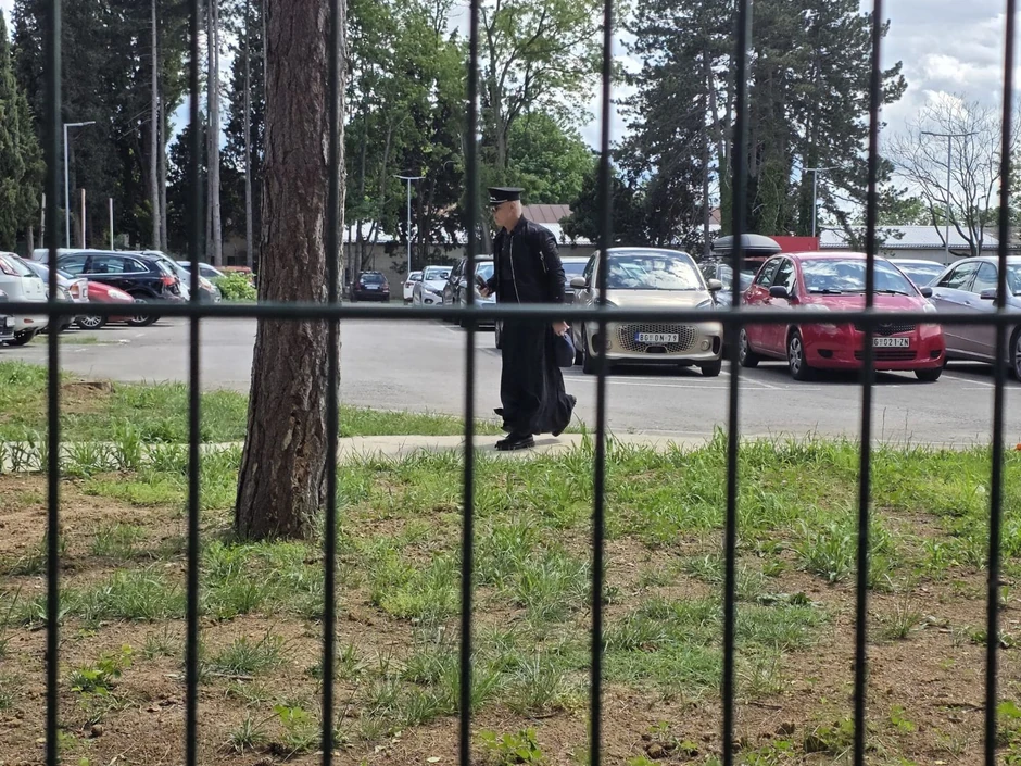 Đorđe David u suknji