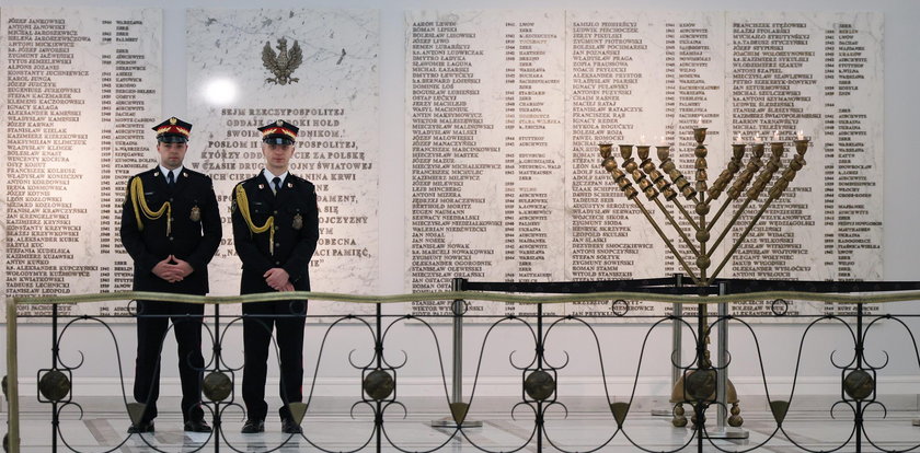 Świece chanukowe w Sejmie zapłoną ponownie. Wzruszający gest prezydenta i marszałka