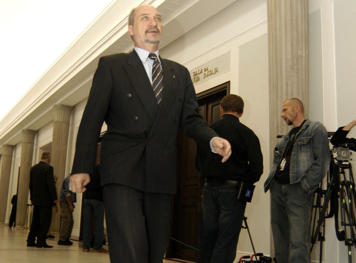 PO nie wpuści Maciarewicza do sejmowej speckomisji