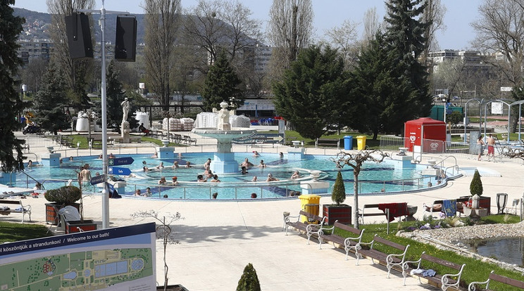 A legtöbb fővárosi strand már megnyitotta kapuit: a Palatinuson is várják a fürdőzőket /Fotó: Fuszek Gábor