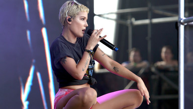 Halsey i The Chainsmokers w piosence "Closer"