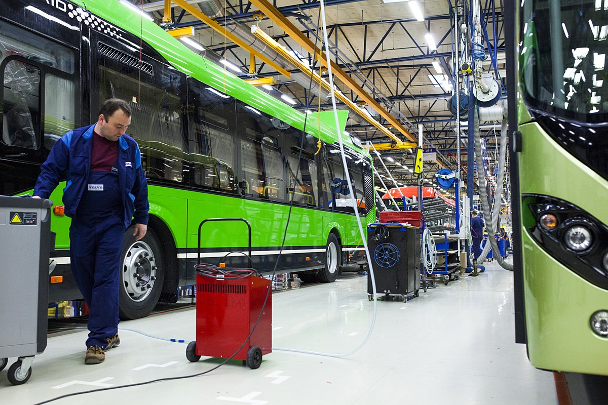 Montaż autobusów Volvo w fabryce we Wrocławiu (8)