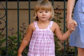 Ćerka HITA LEDŽERA imala je samo dve godine kada je OSTALA BEZ OCA, a sada je NJEGOVA KOPIJA - na jesen puni 20 godina i sličnost je ZAPANJUJUĆA