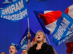 Francuzi wybierają skrajną prawicę. Skąd ten zwrot?