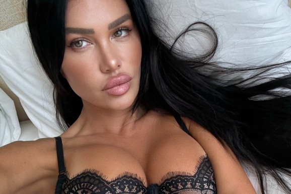 "Neka je tuži SPC JER SKRNAVI PRAVOSLAVLJE DEGUTANTNIM BRADAVICA dok lomi slavsku pogaču": Ivana Šopić reagovala nakon što ju je tužila Stanija Dobrojević