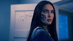 Przebojowy horror SF. Krytycy go zmiażdżyli, ale widzowie wiedzą swoje