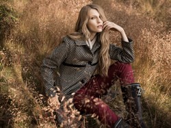 Sukienki w roli głównej. Jesienna kolekcja Grey Wolf