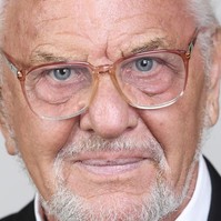 Szívrohamot kapott Müller Péter a bécsi előadásán