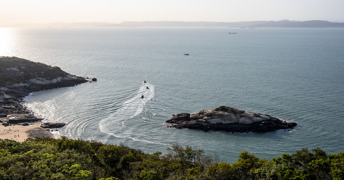 Tirs-de-missiles-et-blocus-simul-la-Chine-retire-ses-navires-de-Ta-wan