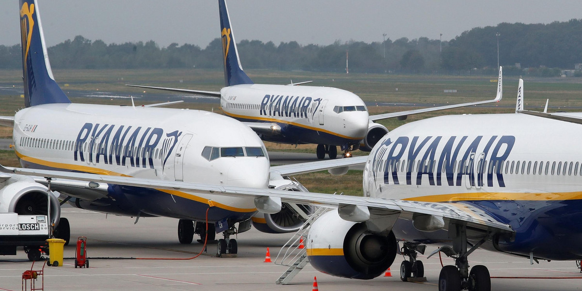 Piloci i reszta załogi samolotu Ryanair musiała spać na podłodze