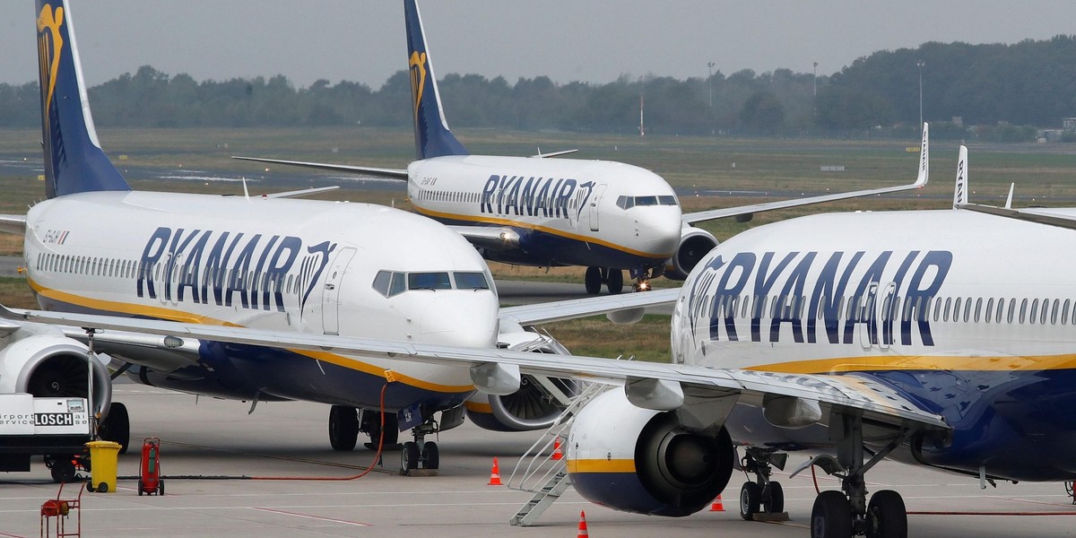 Piloci i reszta załogi samolotu Ryanair musiała spać na podłodze