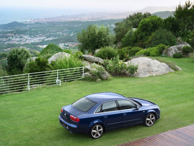 Limuzyna Seata powstała na platformie audi A4 poprzedniej generacji (B7)