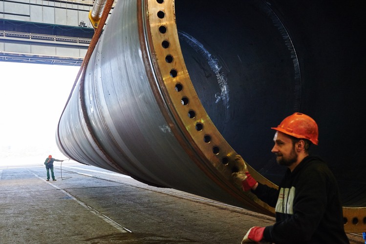 Budowa wież wiatrowych w Stoczni Gdańsk  <br><br>fot.  (aw/cat) PAP/Adam Warżawa