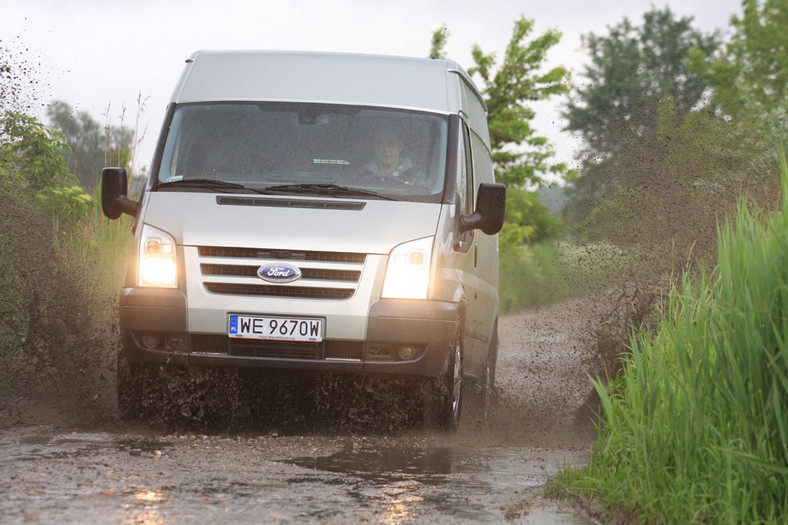 Ford Transit 350L AWD - Stworzony do ciężkiej roboty