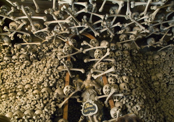 Kudowa-Zdrój, kaplica czaszek w Czermnej