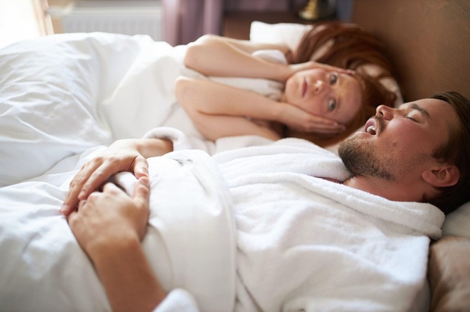 Ako vaš partner hrče, isprobajte ovu metodu 