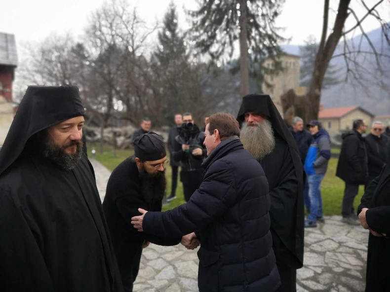 Oprostaj od mati Angeline