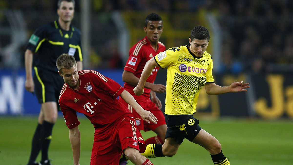 Robert Lewandowski, polski napastnik Borussii Dortmund i reprezentacji Polski, w meczu z Bayernem Monachium wygranym przez BVB 1:0 strzelił zwycięską bramkę. Uczynił to piętą i tym samym wyrównał polski rekord strzelonych bramek w Bundeslidze, który należał do Jana Furtoka i wynosił dwadzieścia trafień. Ten ostatni widział to wydarzenie na własne oczy. W sobotę Lewandowski może zostać samodzielnym rekordzistą.