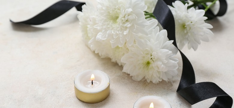 Kwiaty na cmentarzu już zmarzły? Oto 5 roślin wytrzymałych na mrozy, które polecają eksperci