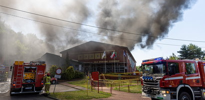 Groźny pożar w podpoznańskim Czerwonaku [ZDJĘCIA, WIDEO]