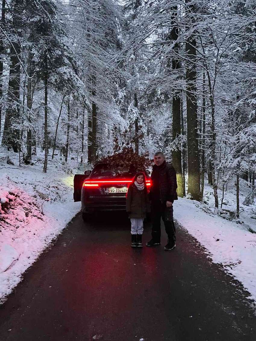 Ljubiša Marunović nosio Badnjak do sediša Ujedinjenih nacija u Ženevi