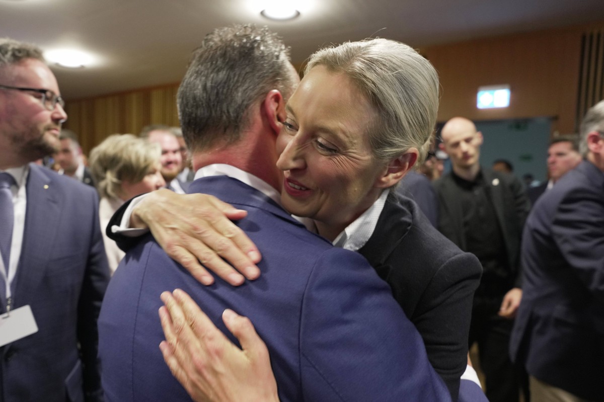 Nadrenia-Palatynat. Liderka Afd Alice Weidel gratuluje wyniku lokalnemu szefowi partii Janowi Bollingerowi