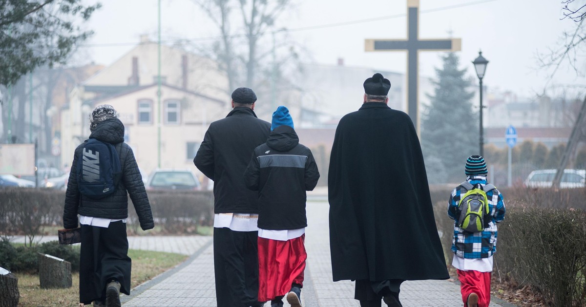 Tego nie rób, przyjmując księdza po kolędzie. Parafia wydała instrukcje. "Wyraz najwyższej pogardy"