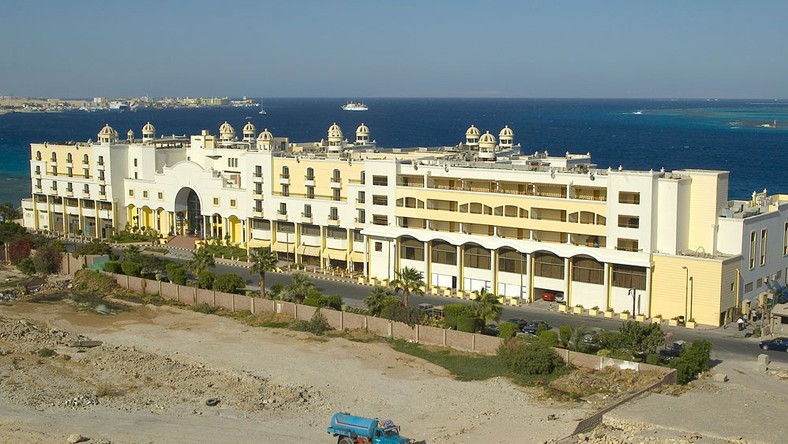 Odpowiedzialność biura podróży za opóźniony lot