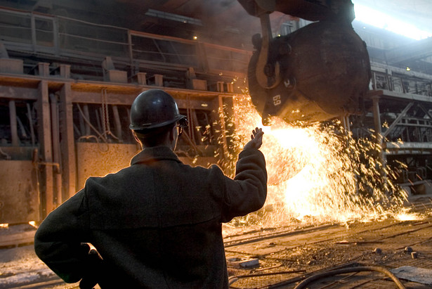 W efekcie produkcja stali będzie droższa. fot. Bloomberg