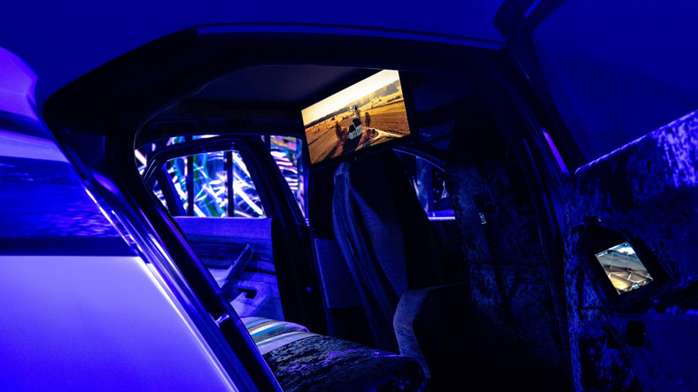 CES 2022: BMW Theater Screen — kino samochodowe nowej generacji