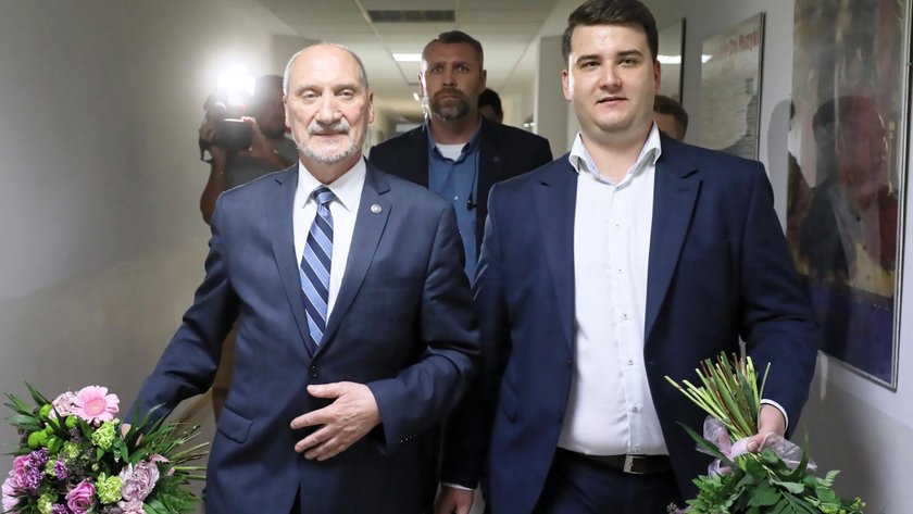 Macierewicz i Misiewicz wezmą Piętę na pokład?