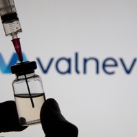 Valneva: hamarosan új vakcina kaphat engedélyt Európában