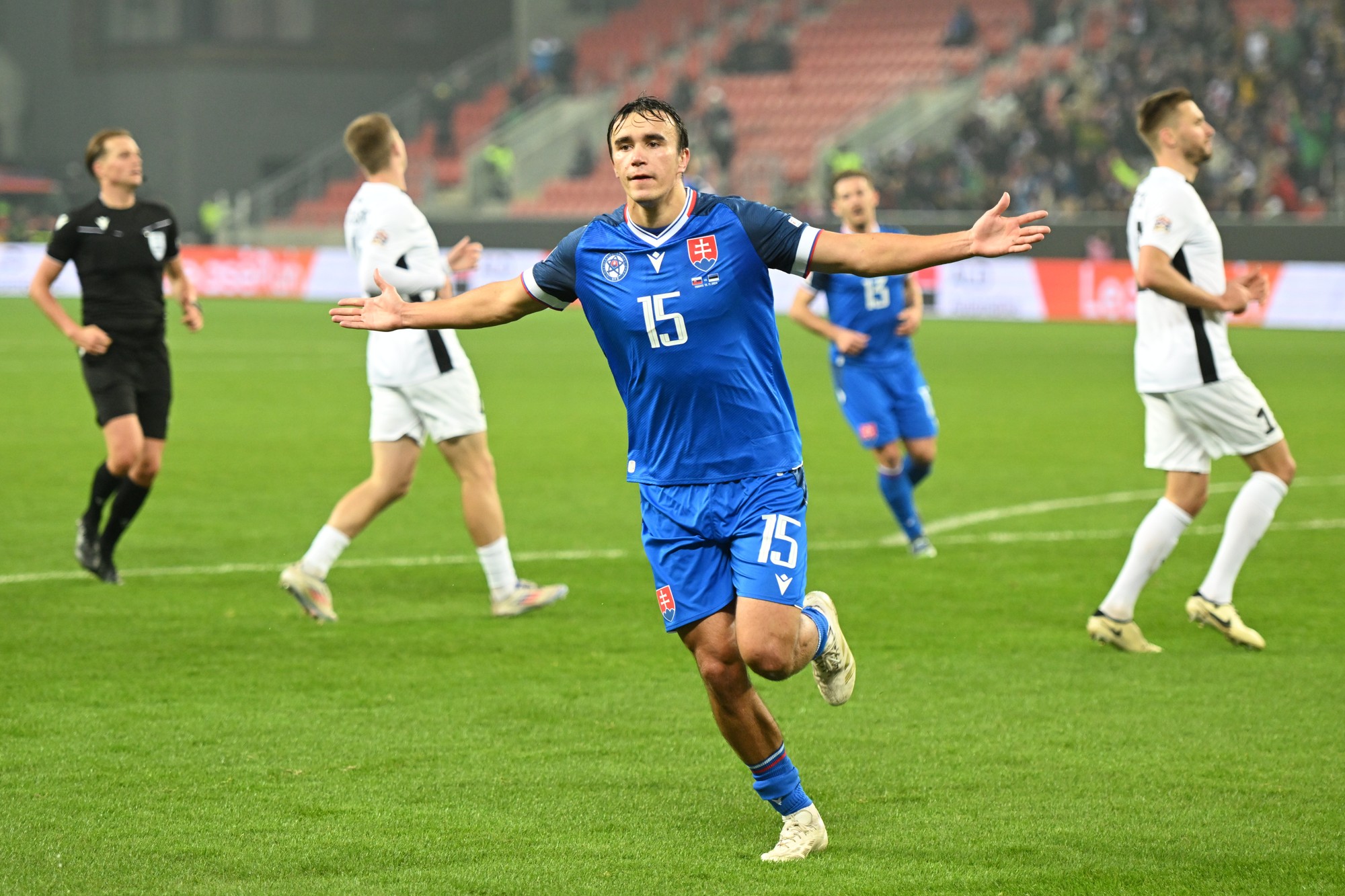 Radosť hráča Slovenska Dávida Strelca po strelení gólu.