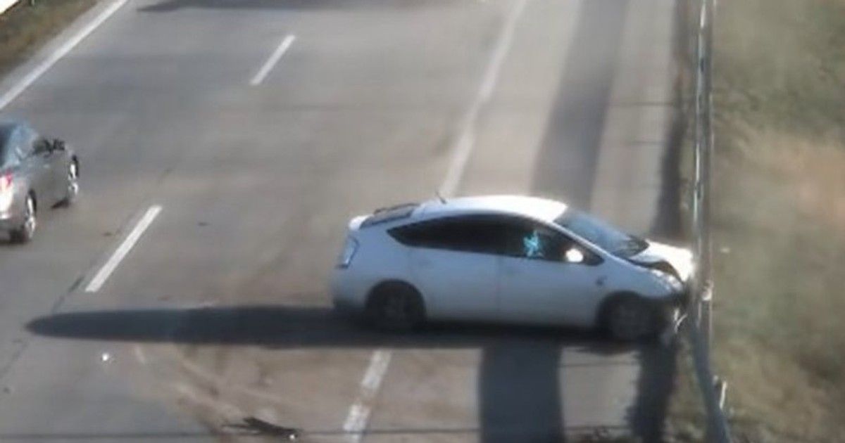 Brutális baleset az M0-áson - Hihetetlen, hogy mire képesek emberek... Nézze meg a videót!