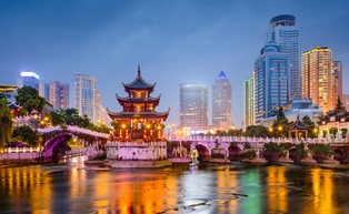 Chiny – powrót jedynowładztwa