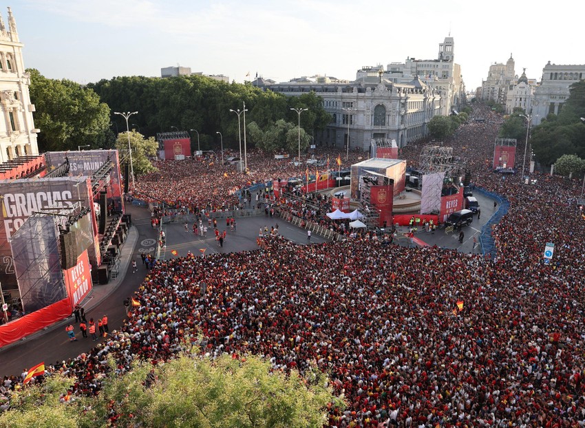 Krcati trg Sibeles u Madridu | Foto: Reuters