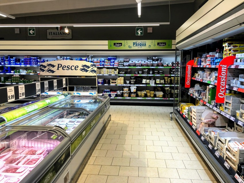 Svega ima, samo para ne.