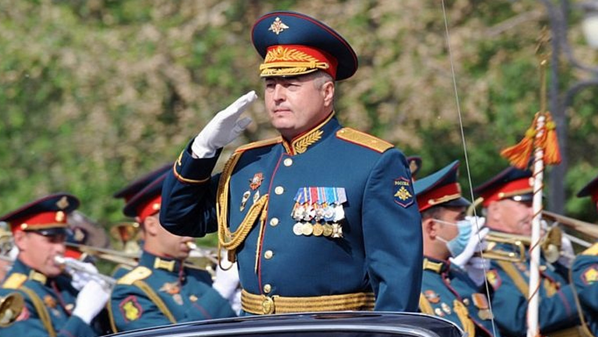 Gen. Roman Kutuzow miał zginąć we wsi Mykołajiwka koło Popasny w obwodzie ługańskim. Rosyjski nadawca WGTRK twierdzi, że wojskowy poniósł śmierć "prowadząc swoich podwładnych do ataku".