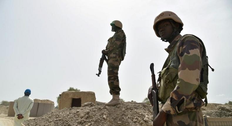 We have 15 dead and 19 wounded in our ranks, said Colonel Toure Seydou Albdoula Aziz, a Niger army spokesman