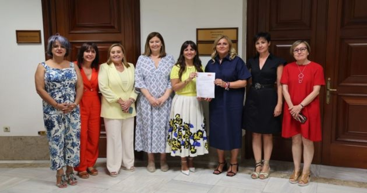 PSOE propone más fuentes públicas para reducir agua embotellada