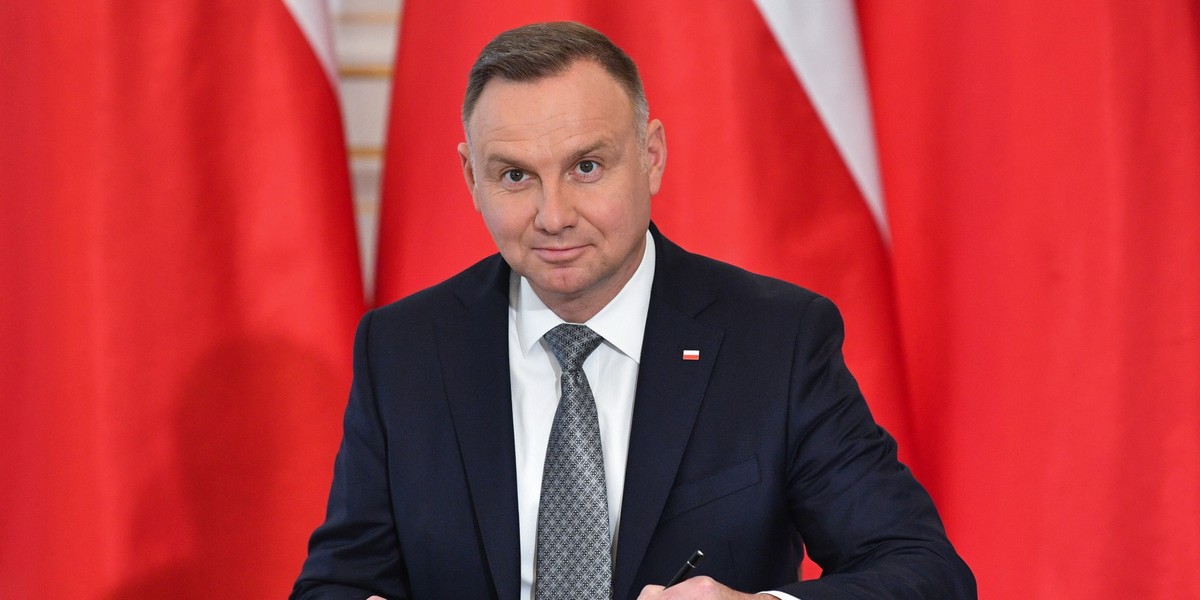 Prezydent Andrzej Duda w czwartek podpisał ustawę wrpwadzającą m.in. wakacje kredytowe