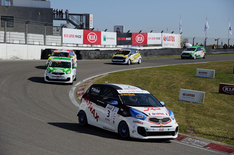 Kia Lotos Race 2015: Śmigiel liderem, Turek zaskoczył