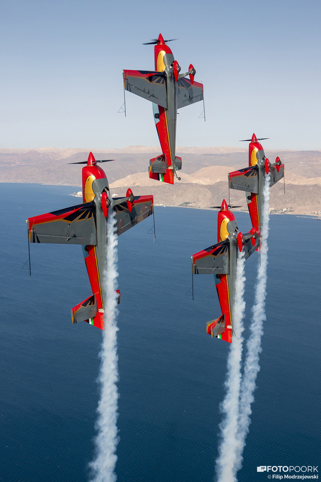 Royal Jordanian Falcons w akcji nad Jordanią