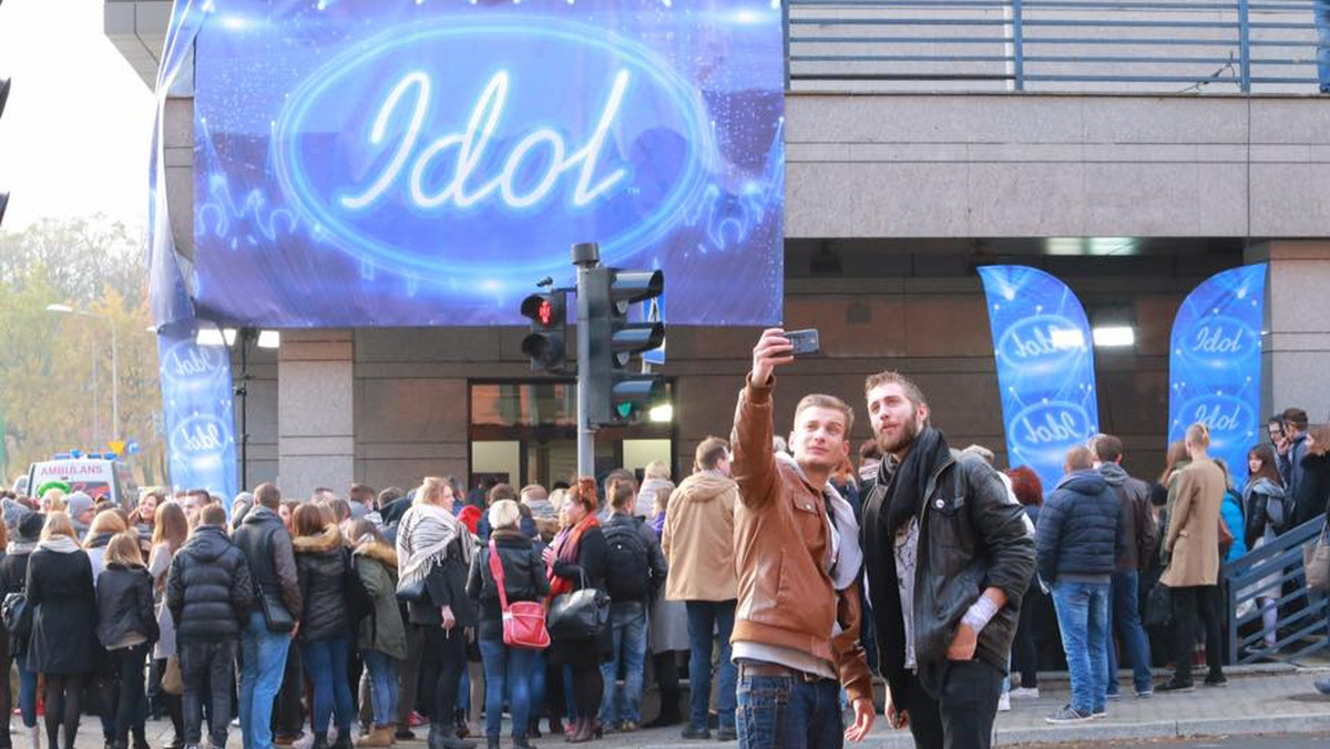 "Idol" wraca na antenę Polsatu. Trwają castingi do programu. Znane są nazwiska trzech jurorów. Do Elżbiety Zapendowskiej i Ewy Farnej dołączy Janusz Panasewicz.