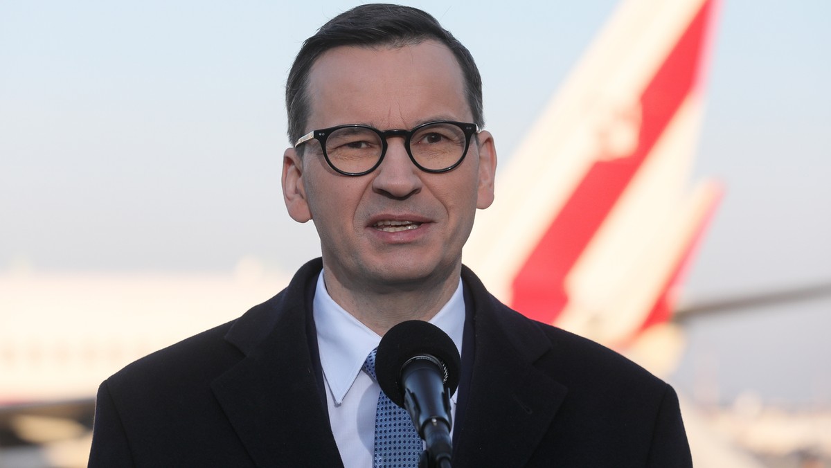 Premier Mateusz Morawiecki podczas wypowiedzi dla mediów