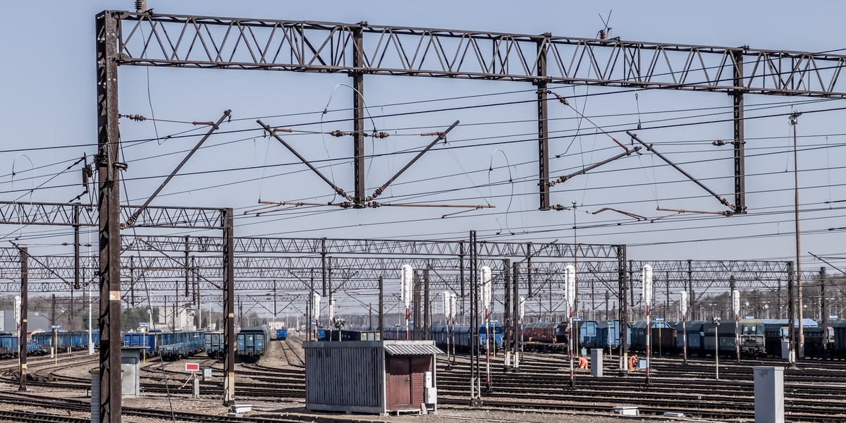 Rząd szuka 2 mld zł na waloryzację kontraktów kolejowych