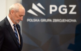 Macierewicz o Centrum Usług Biznesowych PGZ: Decyzja o kluczowym znaczeniu