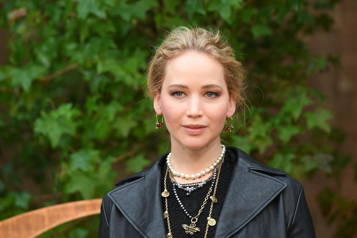 Leesik az állunk, milyen különleges nevet adott Jennifer Lawrence a kisfiának