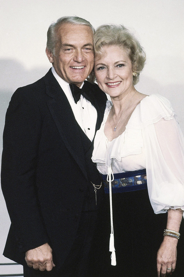 Betty White i Ted Knight (1981)