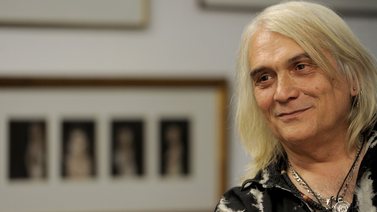 MALO KO ZNA DA SU GA IZBACILI IZ ŠKOLE Bora Čorba je ovo uradio direktorki, danima se o skandalu pričalo u kraju